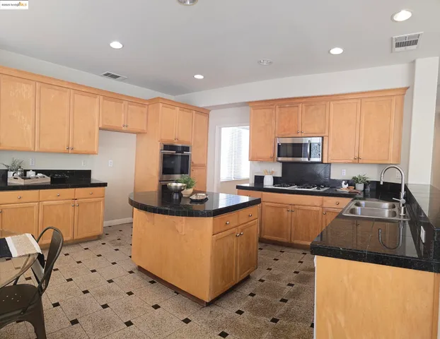 $745,000 | 3210 Bear Ridge Way, Antioch, CA 94531