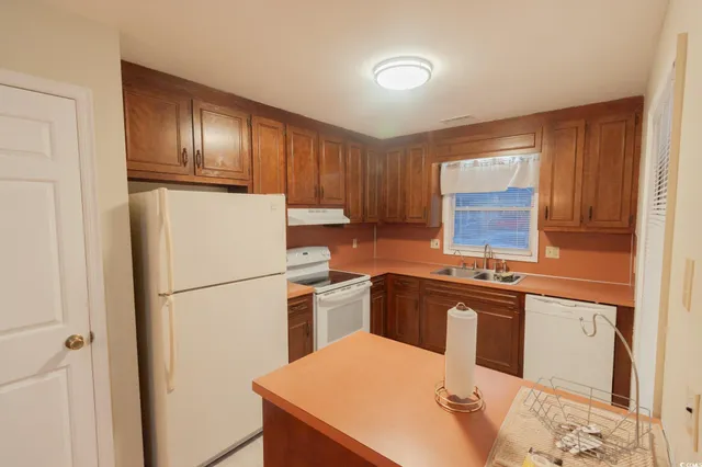 $1,695 | 1335 Melanie Lane, Myrtle Beach, SC 29577