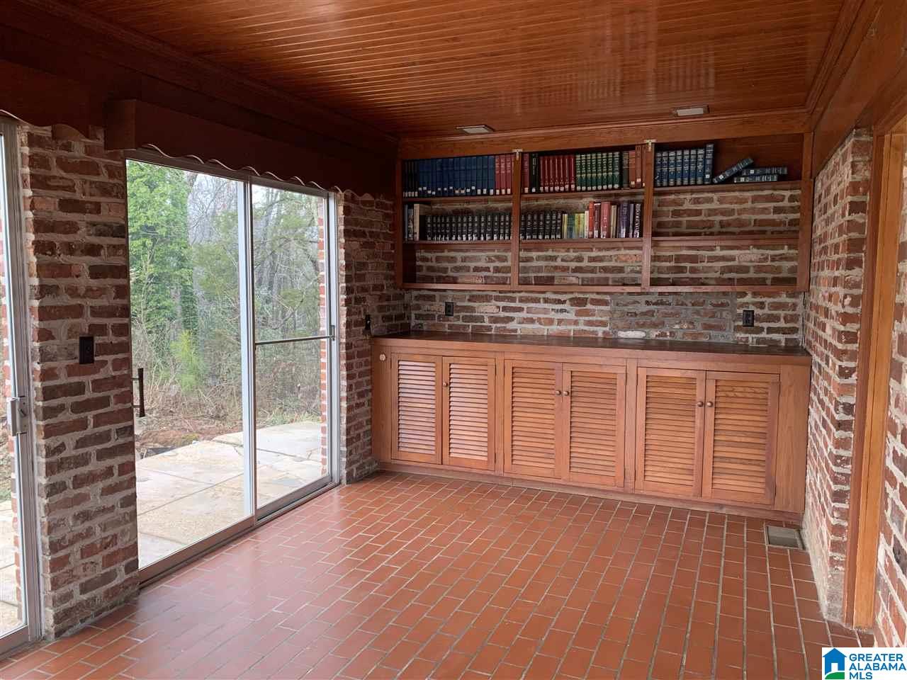 324 Shocco Springs Road Talladega, AL 35160 - Photo 11 of 28
