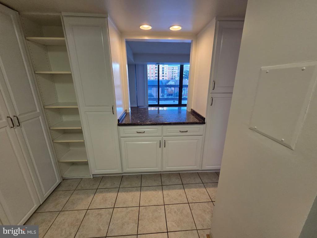 3800 Fairfax Drive, Unit 104 Arlington, VA 22203 - Photo 9 of 14 updated kitchen