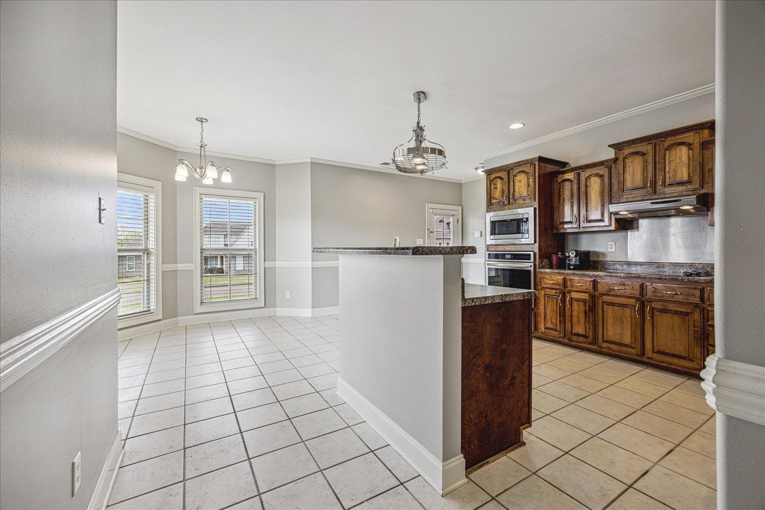 142 Clementine Road Atoka, TN 38004 - Photo 13 of 37 Breakfast Bar & Eat In Area