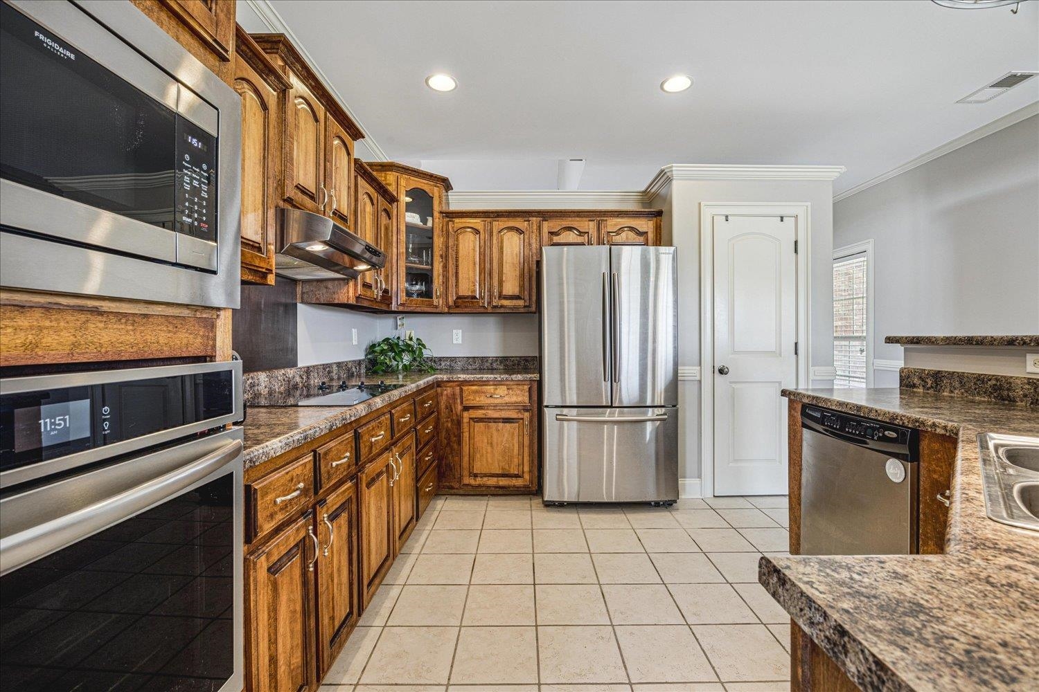 142 Clementine Road Atoka, TN 38004 - Photo 10 of 37 Updated stainless steel appliances