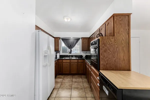 $1,900 | 3945 West Orange Drive, Phoenix, AZ 85019
