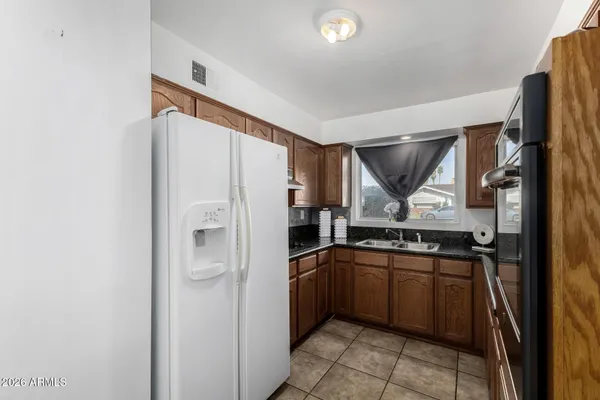 $1,900 | 3945 West Orange Drive, Phoenix, AZ 85019