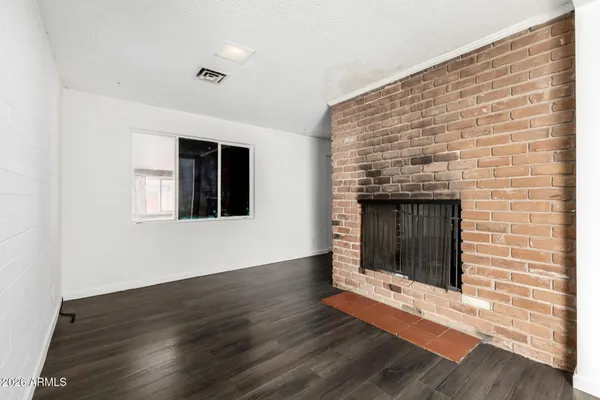 $1,900 | 3945 West Orange Drive, Phoenix, AZ 85019