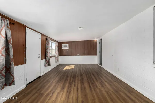 $1,900 | 3945 West Orange Drive, Phoenix, AZ 85019