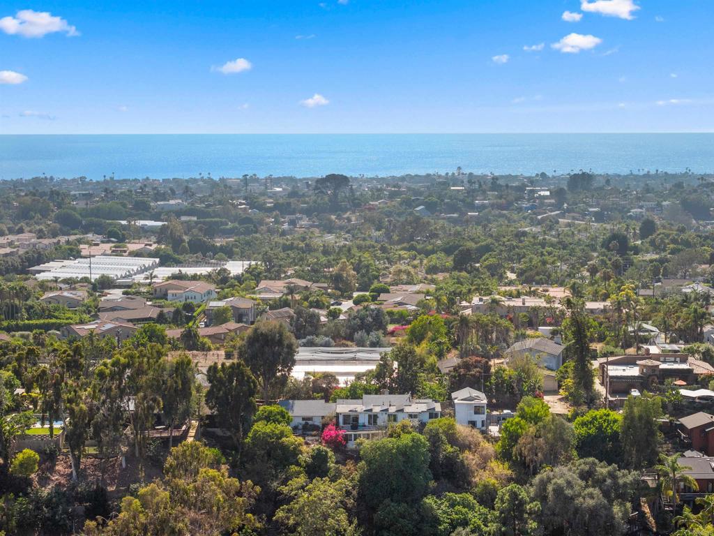 1243 Saxony Road Encinitas, CA 92024 - Photo 10 of 37 Gallery Image 10