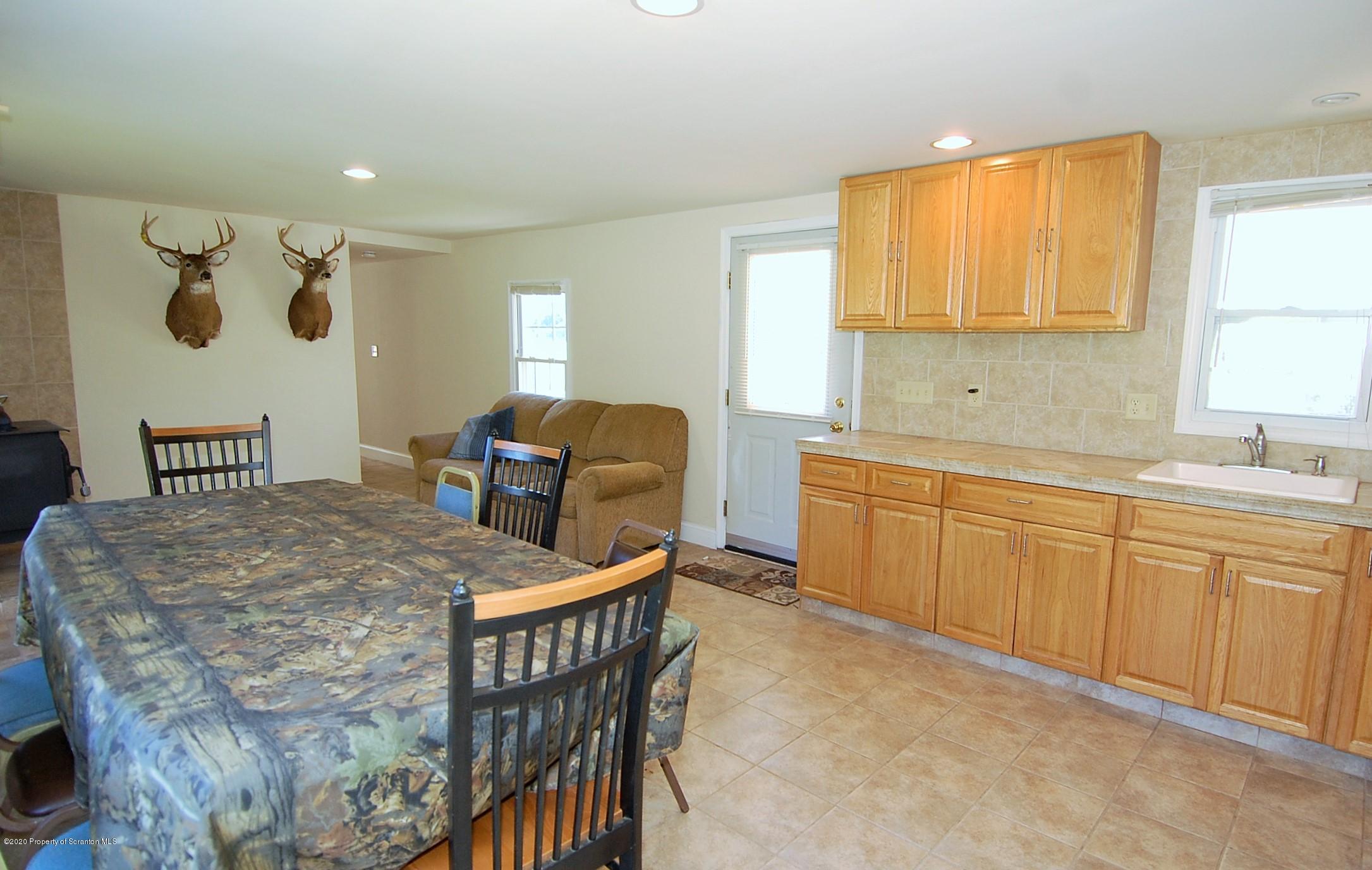 950 Red Abbott Road Union Dale, PA 18470 - Photo 8 of 34 Dining