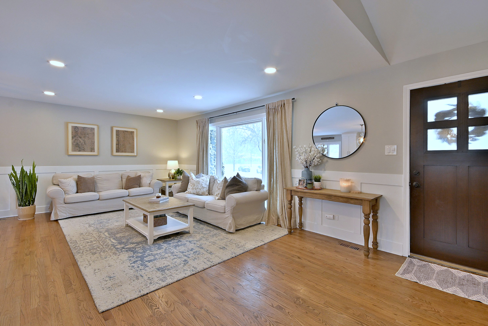 366 Marion Street Elmhurst, IL 60126 - Photo 3 of 41 a living room with furniture