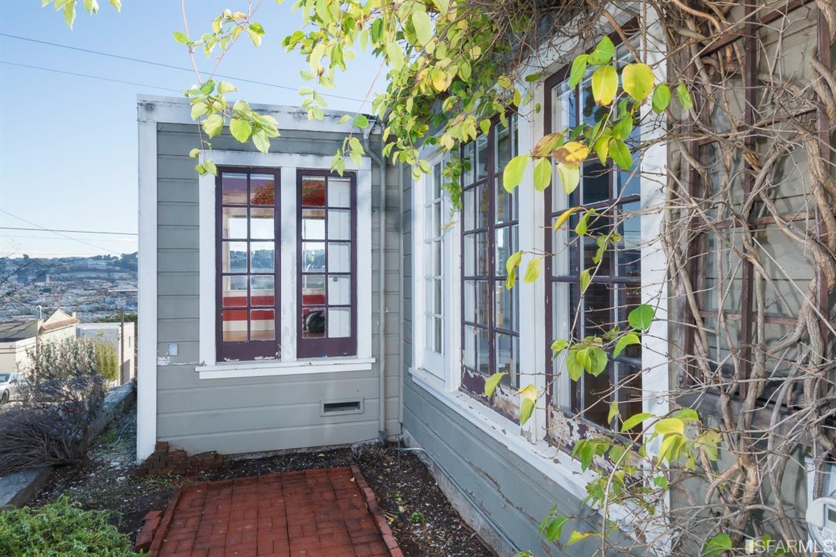 90 Bronte Street San Francisco, CA 94110 - Photo 2 of 18