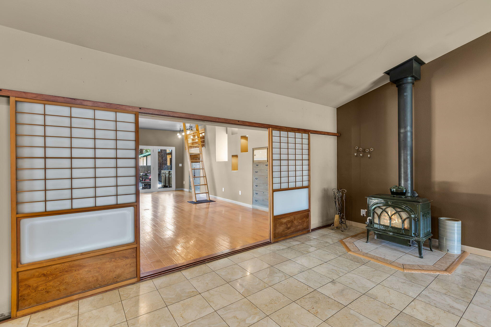 59842 Navajo Road Bend, OR 97702 - Photo 12 of 52 a view of livingroom with furniture