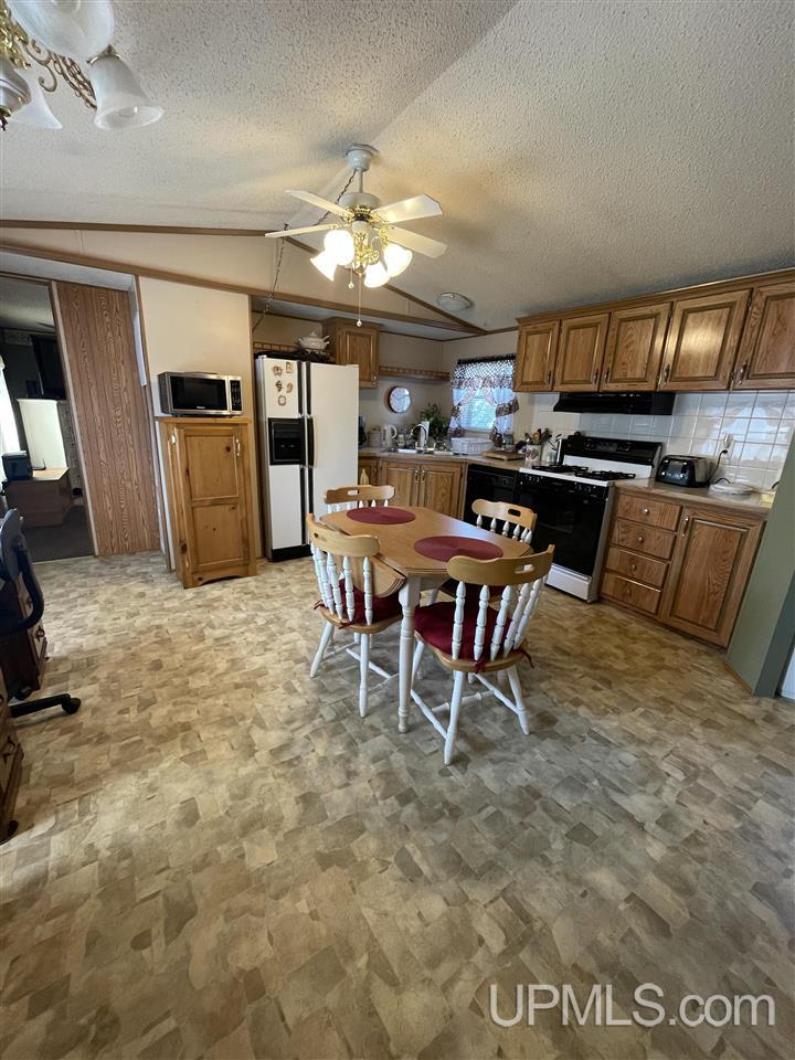 2722 South Hill Road Gladstone, MI 49837 - Photo 2 of 30