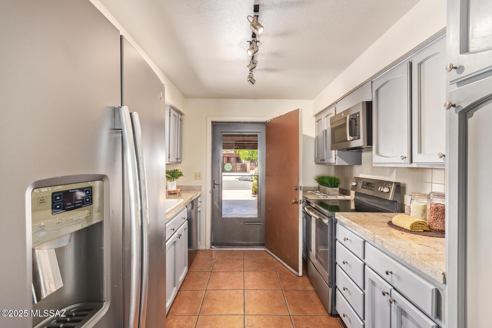 4243 East Presidio Road Tucson, AZ 85712 - Photo 6 of 20 Gallery Image 6