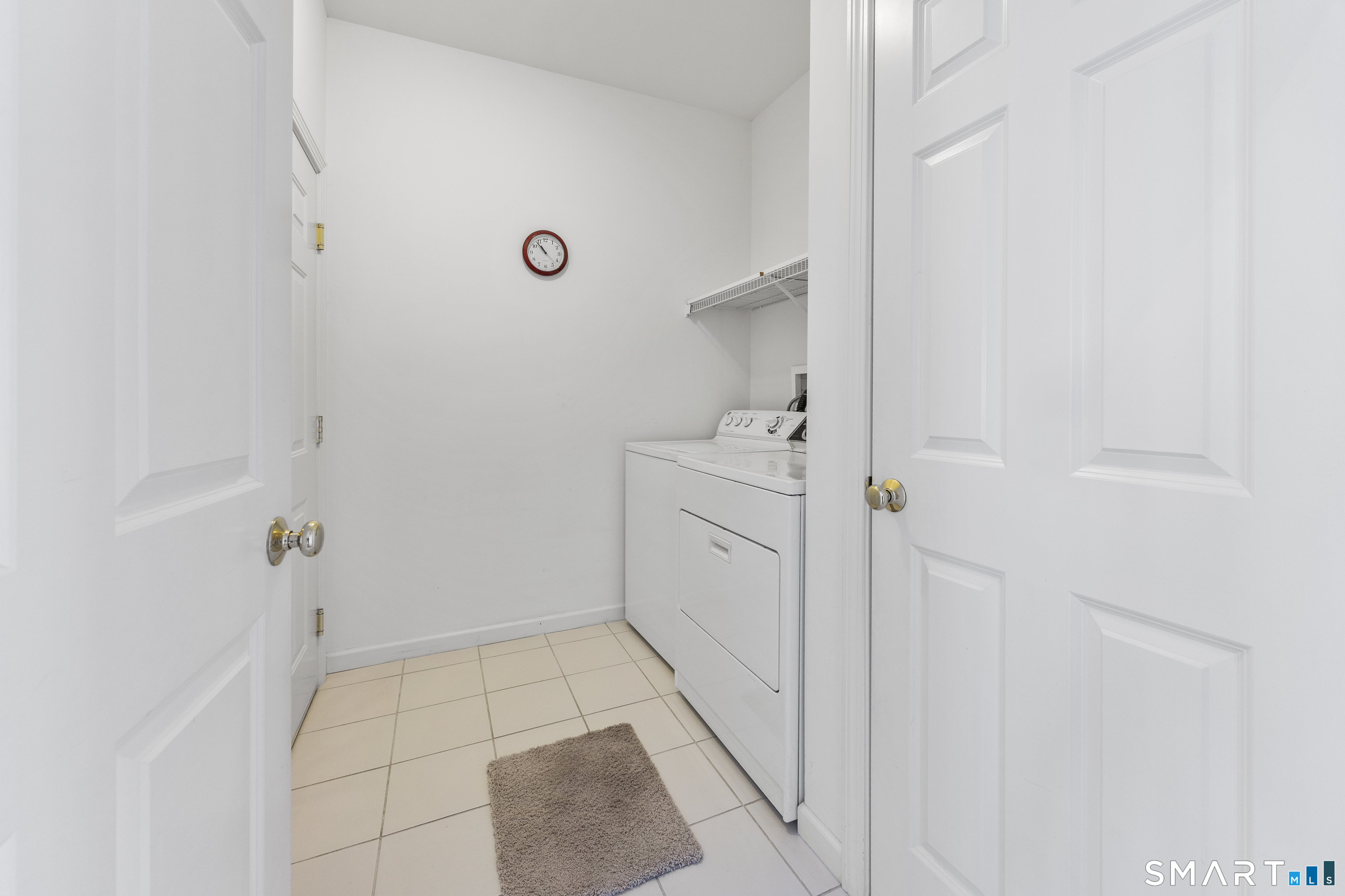 39 Phillips Farm Road, Unit 39 East Hartford, CT 06118 - Photo 14 of 32 a bathroom with a sink