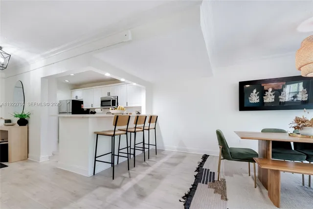 $429,000 | 8650 Southwest 67th Avenue, Unit 1042, Pinecrest, FL 33156