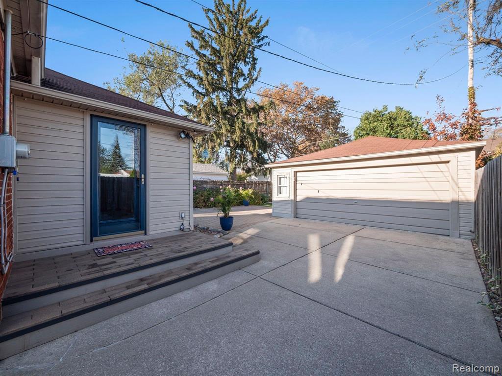 2064 Oxford Road Grosse Pointe Woods, MI 48236 - Photo 23 of 28