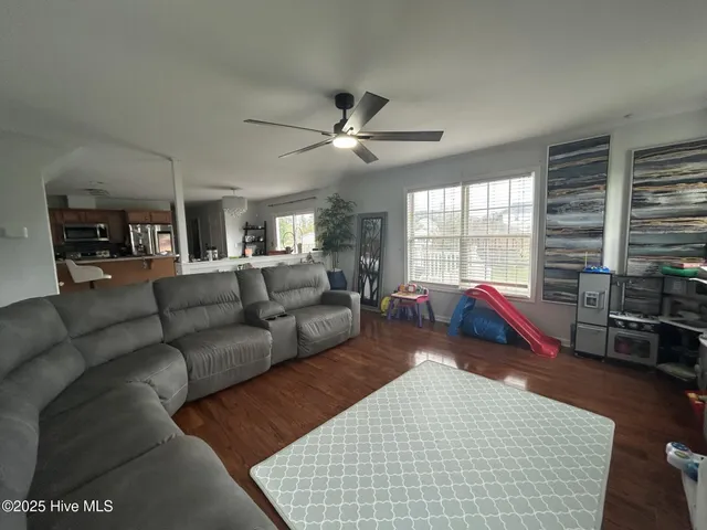 $2,600 | 303 Queenswood Boulevard, Elizabeth City, NC 27909