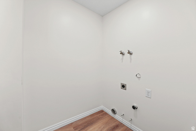 1649 Success Lane Sandy, UT 84092 - Photo 26 of 36 Basement Laundry Room (With Folding Table)