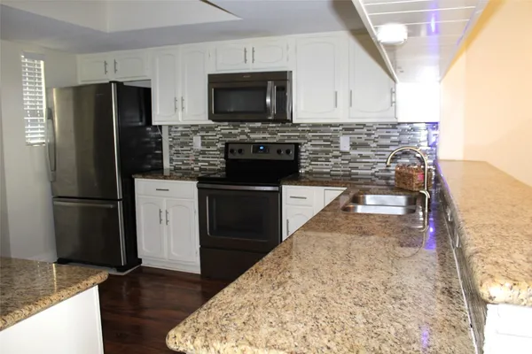 $169,500 | 14555 Wunderlich Drive, Unit 3108, Houston, TX 77069