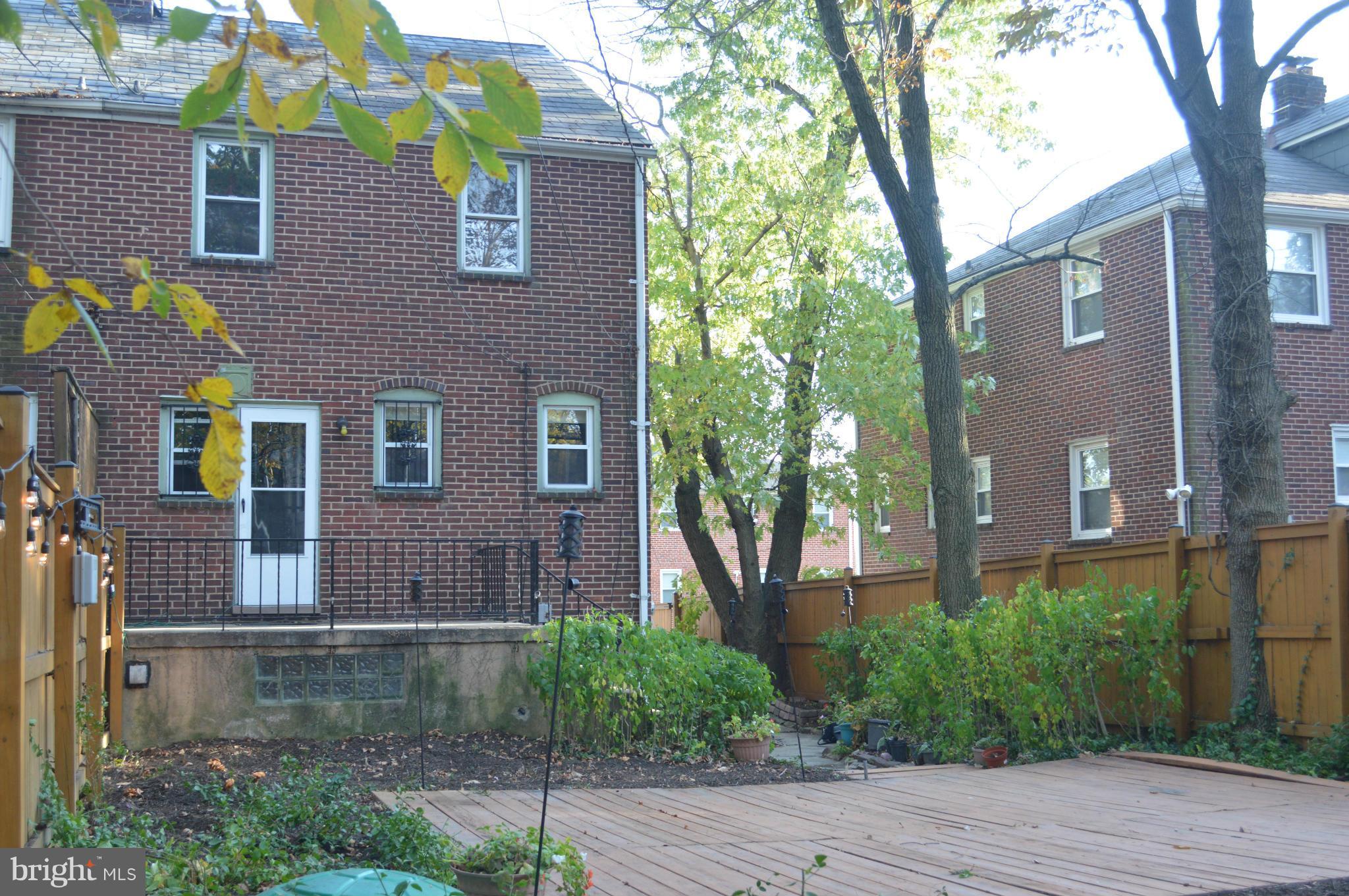 746 Charing Cross Road Baltimore, MD 21229 - Photo 25 of 30 front view of a house with a yard