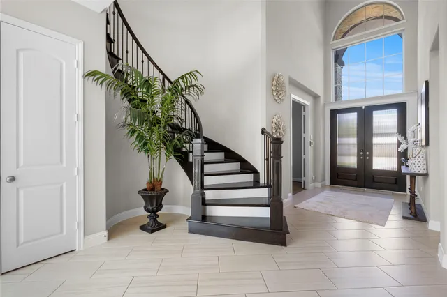 a view of entryway and hall