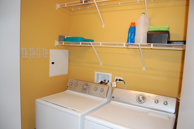 8 East Randolph Street, Unit 1803 Chicago, IL 60601 - Photo 12 of 16 a utility room with dryer and washer