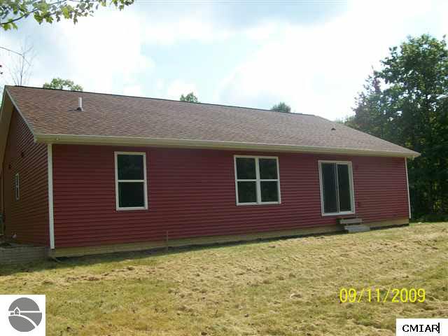 2808 South Alamando Road St. Louis, MI 48880 - Photo 3 of 9 1768645-2.JPG