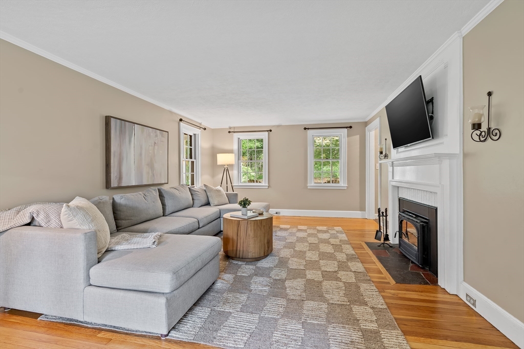 14 Bennett Road Wayland, MA 01778 - Photo 7 of 31 Gallery Image 7