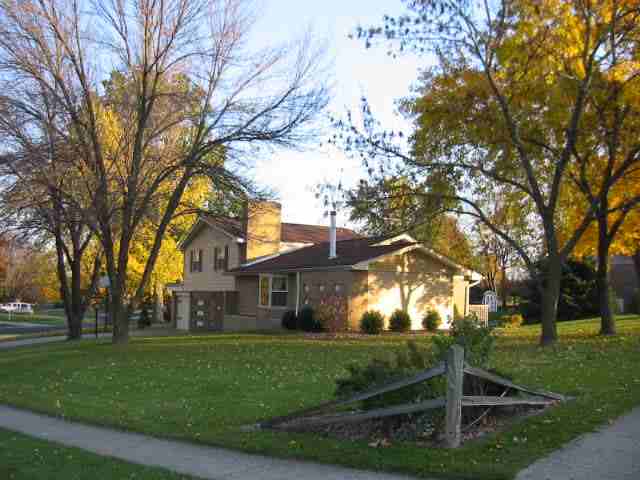 1014 Kingsbury Road Washington, IL 61571 - Photo 1 of 9 Gallery Image 1