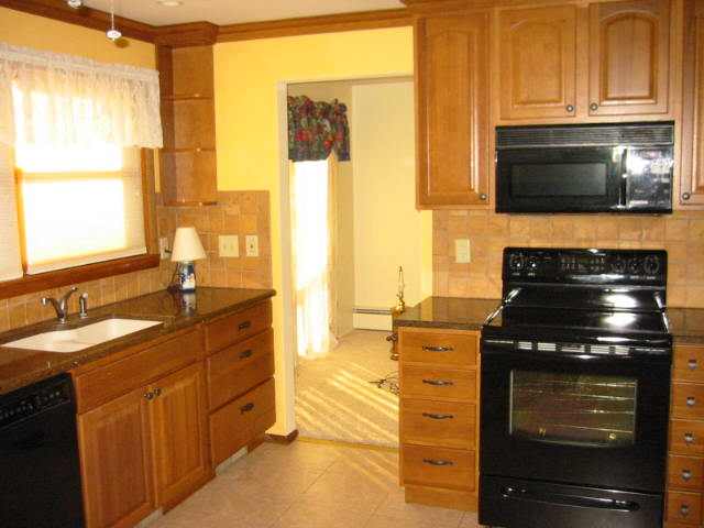 1014 Kingsbury Road Washington, IL 61571 - Photo 3 of 9 Gallery Image 3