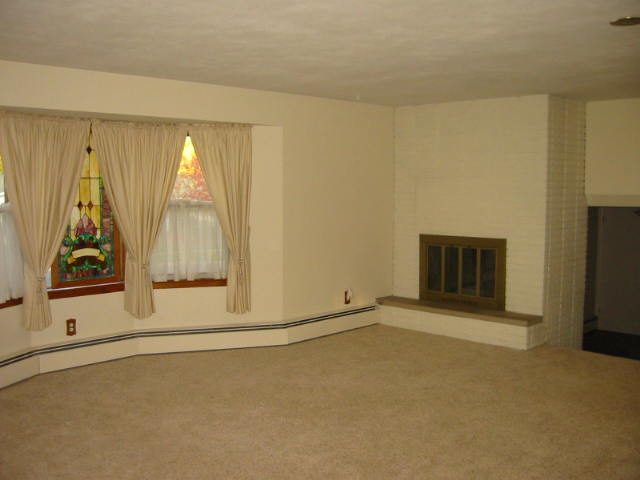 1014 Kingsbury Road Washington, IL 61571 - Photo 4 of 9 Gallery Image 4