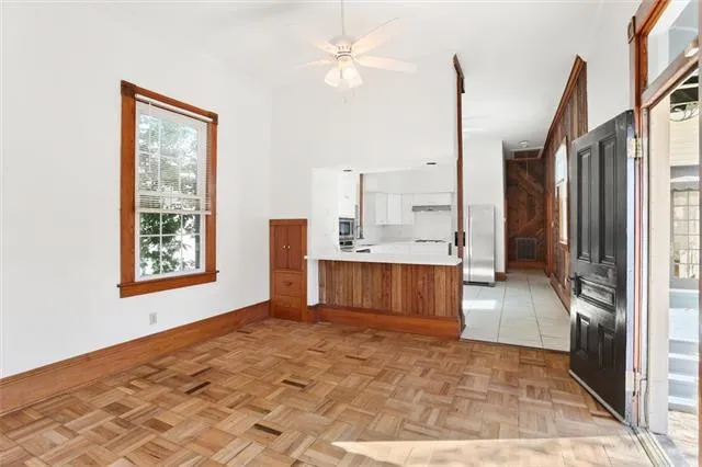 $2,100 | 915 Valmont Street, New Orleans, LA 70115
