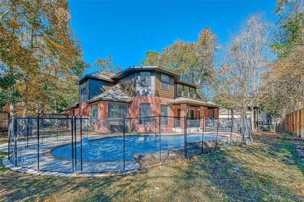 $4,100 | 11 Gabled Pines Place, The Woodlands, TX 77382