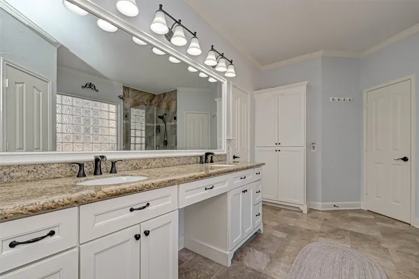 $4,100 | 11 Gabled Pines Place, The Woodlands, TX 77382
