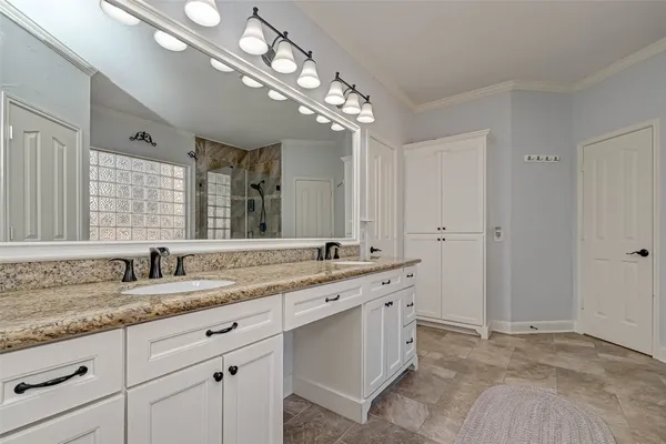 $4,100 | 11 Gabled Pines Place, The Woodlands, TX 77382