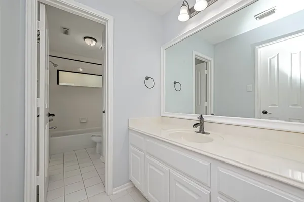 $4,100 | 11 Gabled Pines Place, The Woodlands, TX 77382