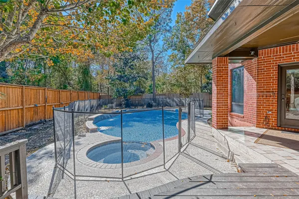 $4,100 | 11 Gabled Pines Place, The Woodlands, TX 77382