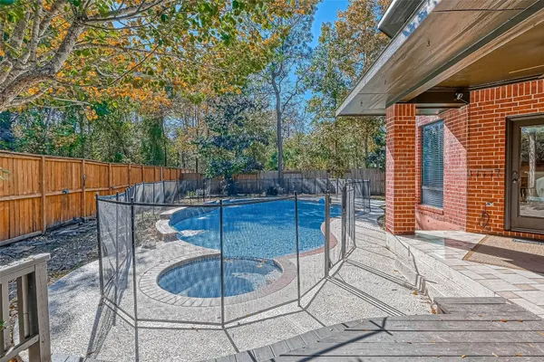 $4,100 | 11 Gabled Pines Place, The Woodlands, TX 77382