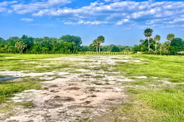 $294,500 | 2452 Southeast 130th Way, Okeechobee, FL 34974