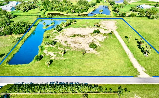 $294,500 | 2452 Southeast 130th Way, Okeechobee, FL 34974
