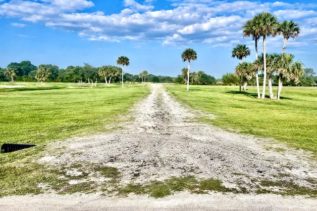 $294,500 | 2452 Southeast 130th Way, Okeechobee, FL 34974