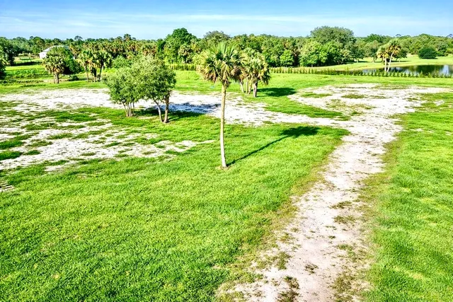 $294,500 | 2452 Southeast 130th Way, Okeechobee, FL 34974