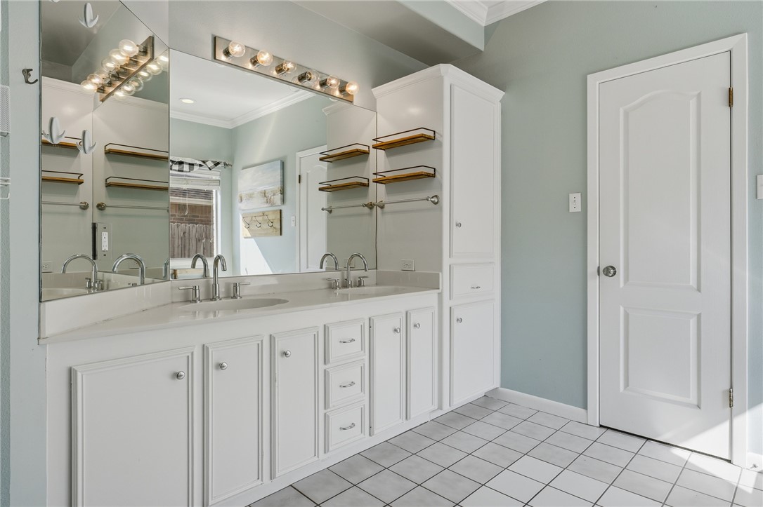 302 Long Point Drive Portland, TX 78374 - Photo 15 of 29 Gallery Image 15