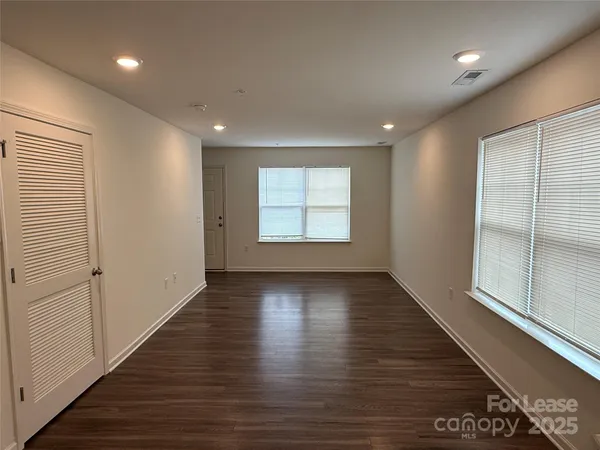 $1,324 | 2025 Oakdale Road, Unit Q, Charlotte, NC 28216