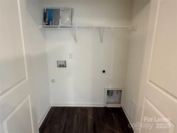 $1,324 | 2025 Oakdale Road, Unit Q, Charlotte, NC 28216