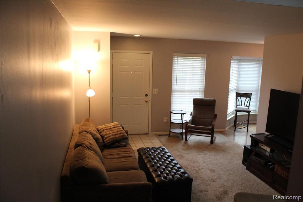 39882 Crosswinds Road Novi, MI 48375 - Photo 4 of 20