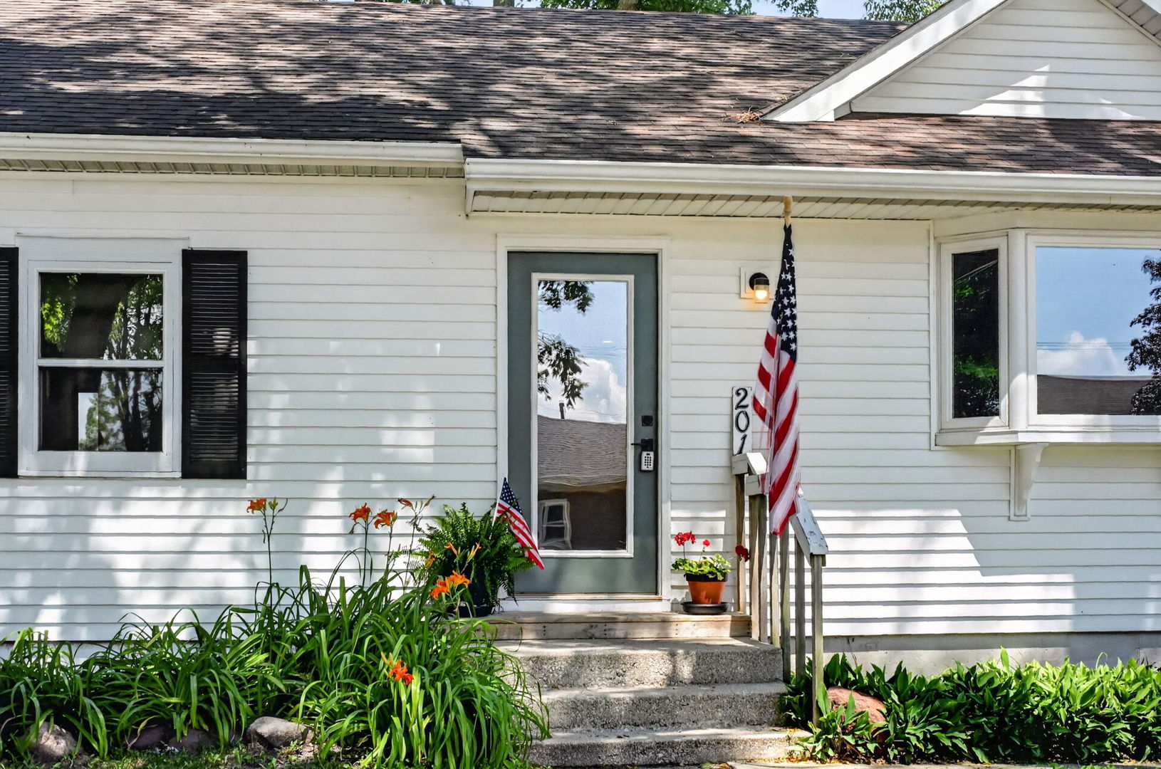 201 Irene Avenue Rochelle, IL 61068 - Photo 2 of 24