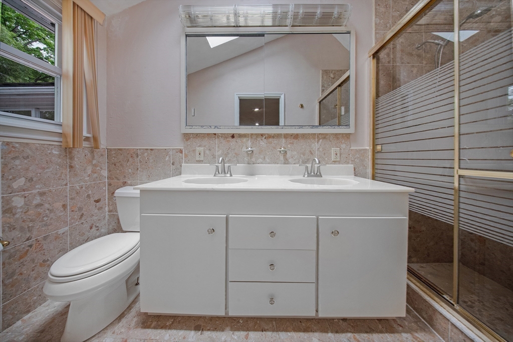 25 Gloversbrook Road Randolph, MA 02368 - Photo 17 of 40