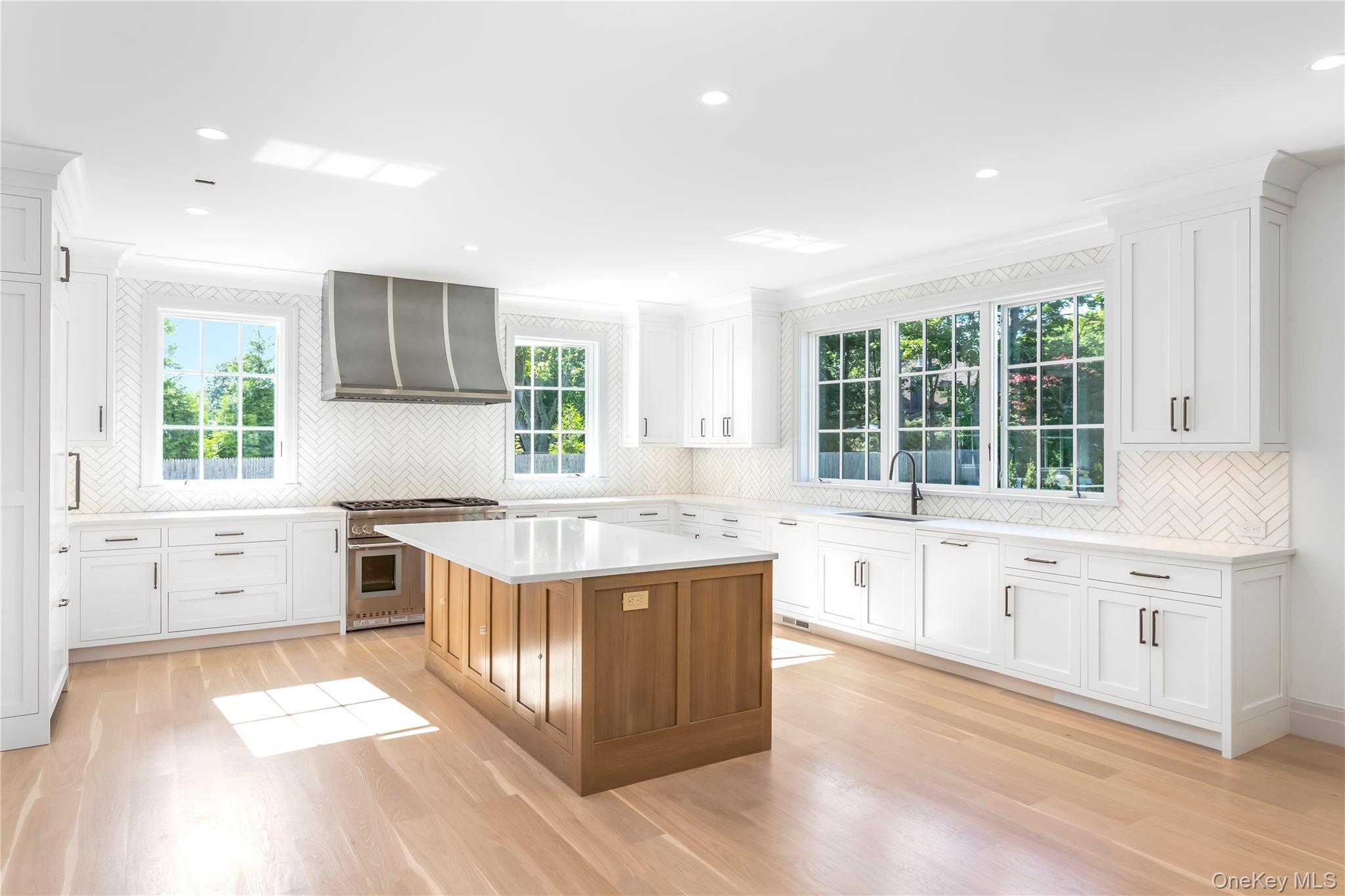 152 South Road Westhampton, NY 11977 - Photo 8 of 26 Open Chef's Kitchen