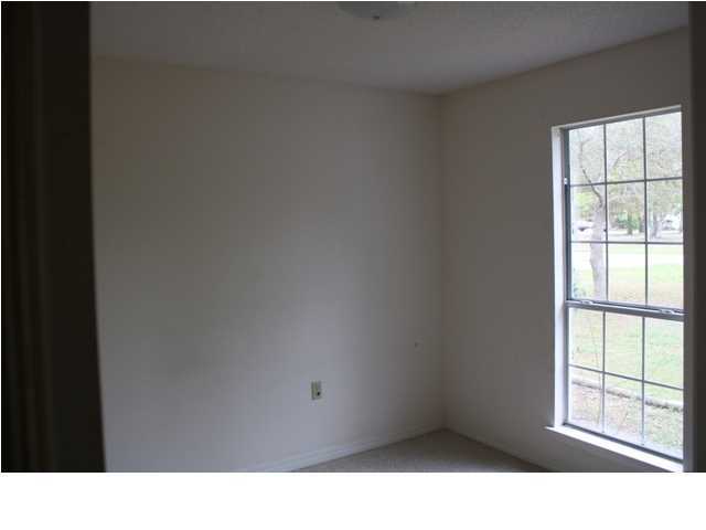 41 3rd Avenue Shalimar, FL 32579 - Photo 6 of 9 a open area with a window